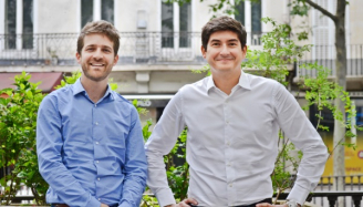 photo of Antoine Gentil and Julien Viaud, founders of Speaking-Agency