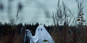 Fantôme halloween peur visite cimetière connus de paris france