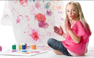 babysitter-painting-activity